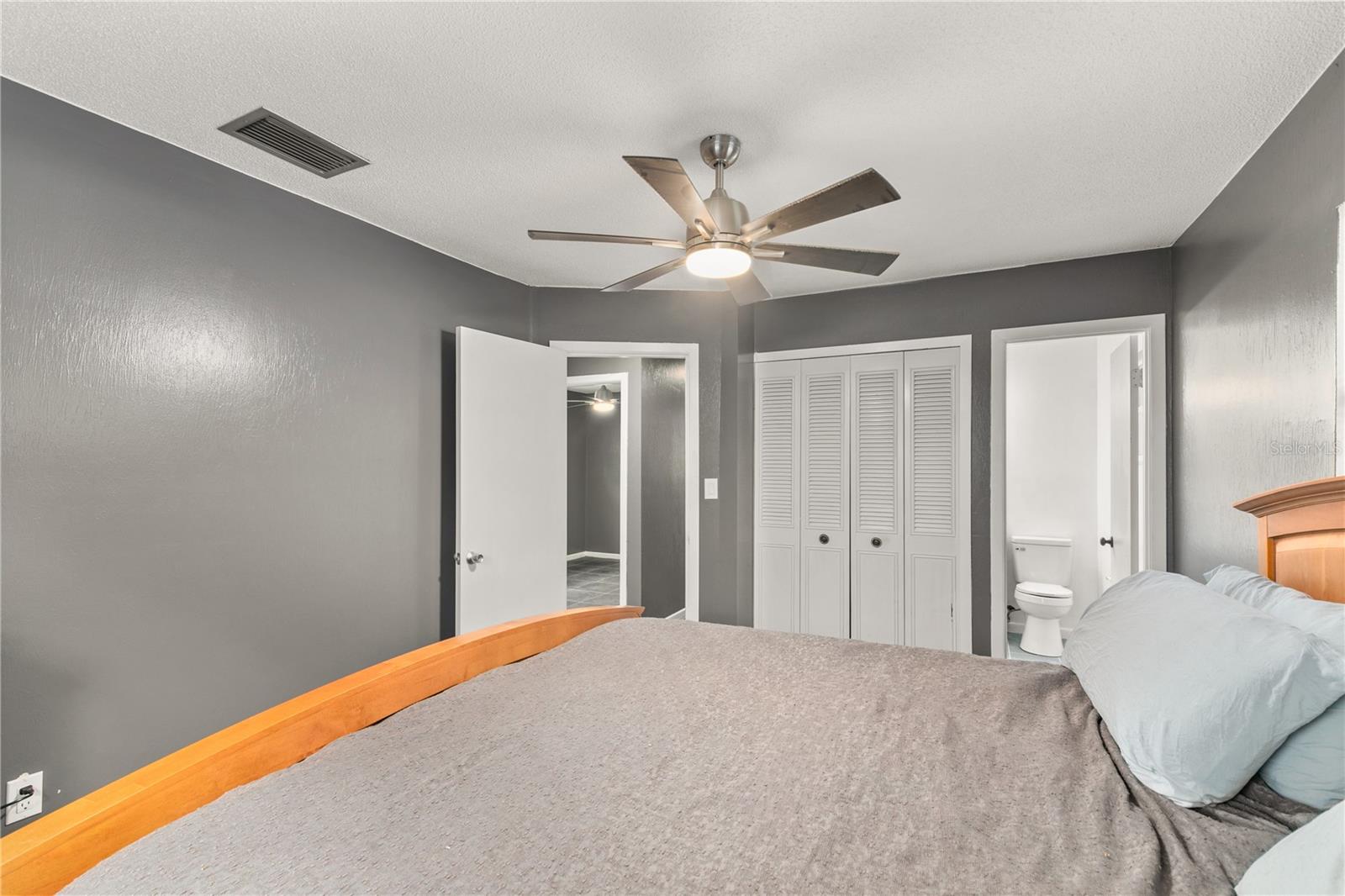 TRIANGLE ACRES - Residential