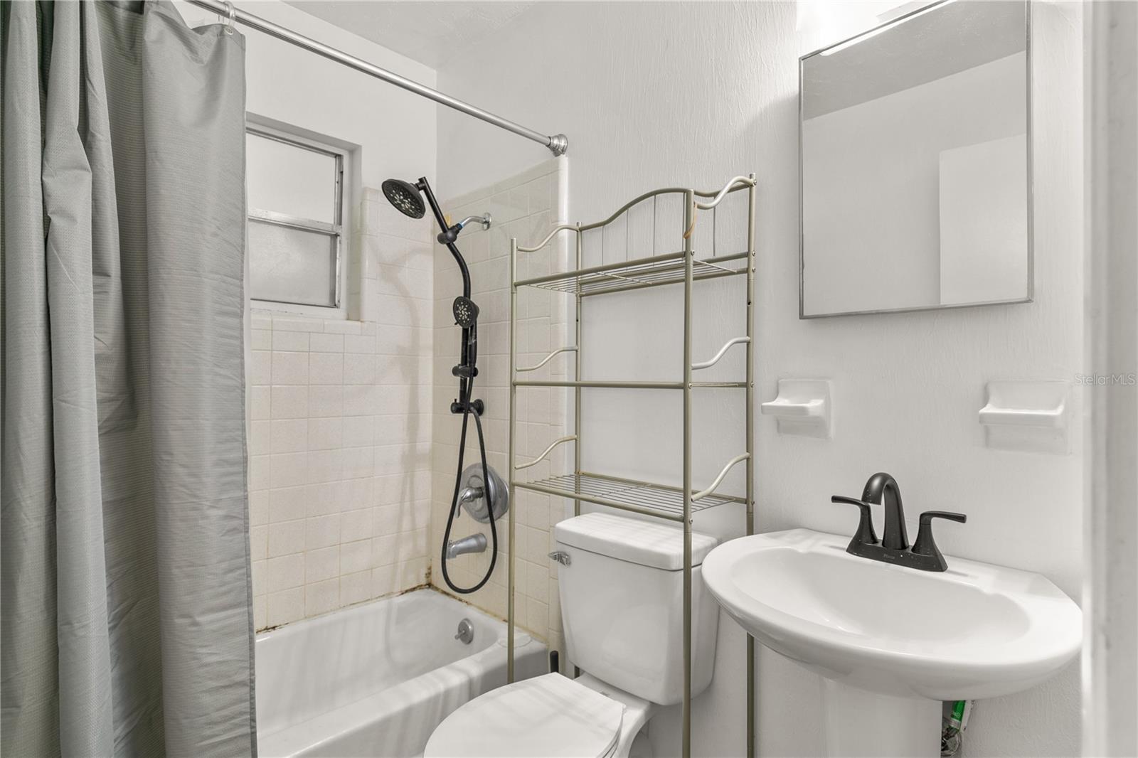 TRIANGLE ACRES - Residential