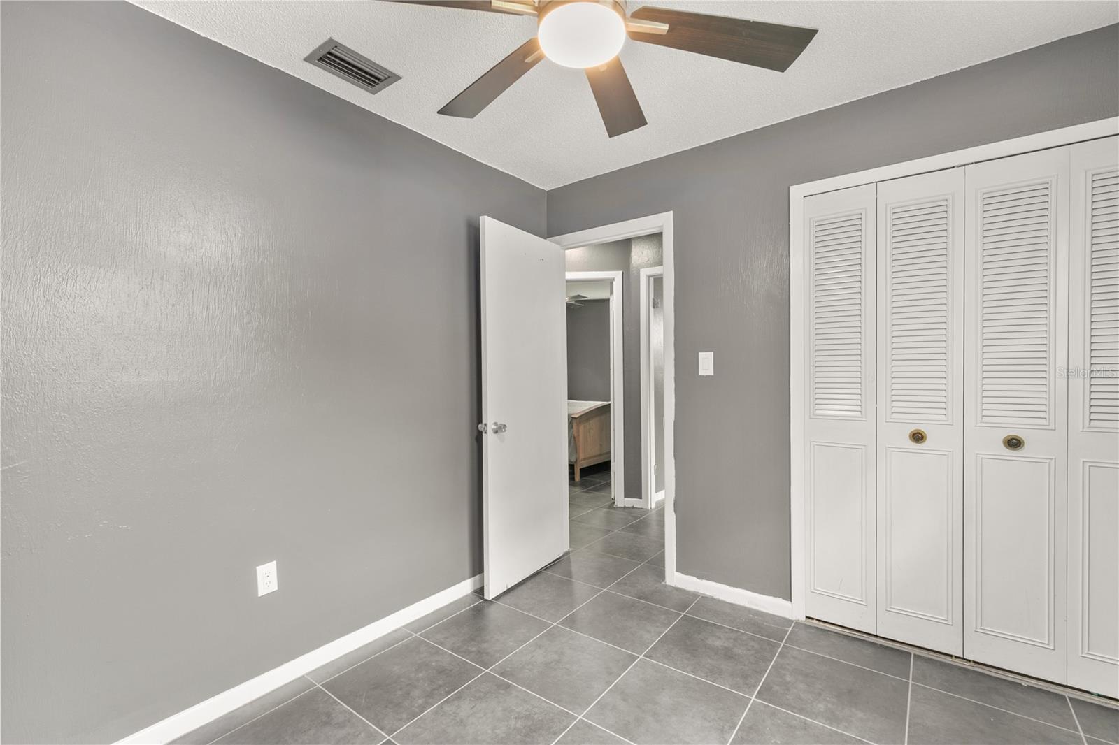 TRIANGLE ACRES - Residential