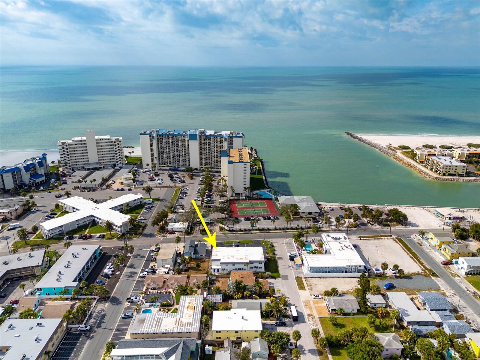 VENTA APTS CONDO - Residential Lease