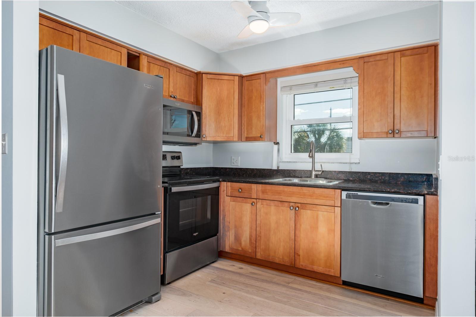 VENTA APTS CONDO - Residential Lease