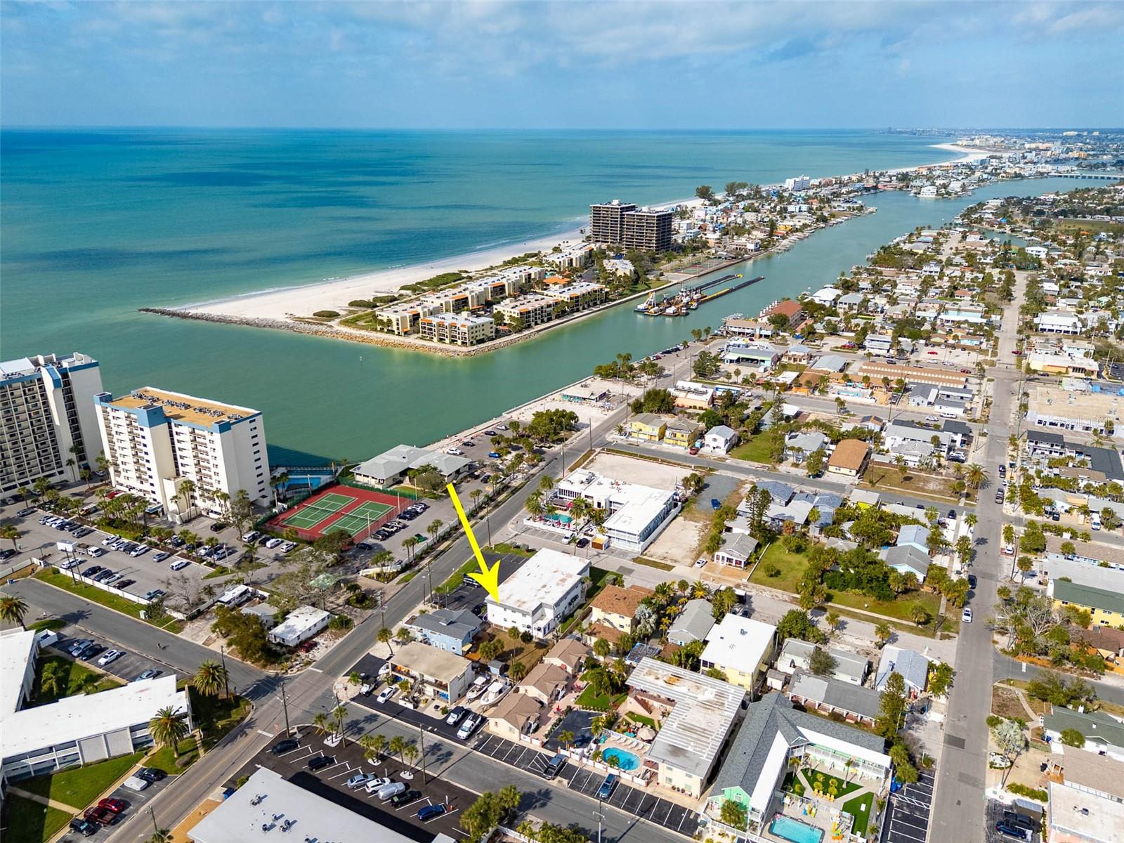 VENTA APTS CONDO - Residential Lease