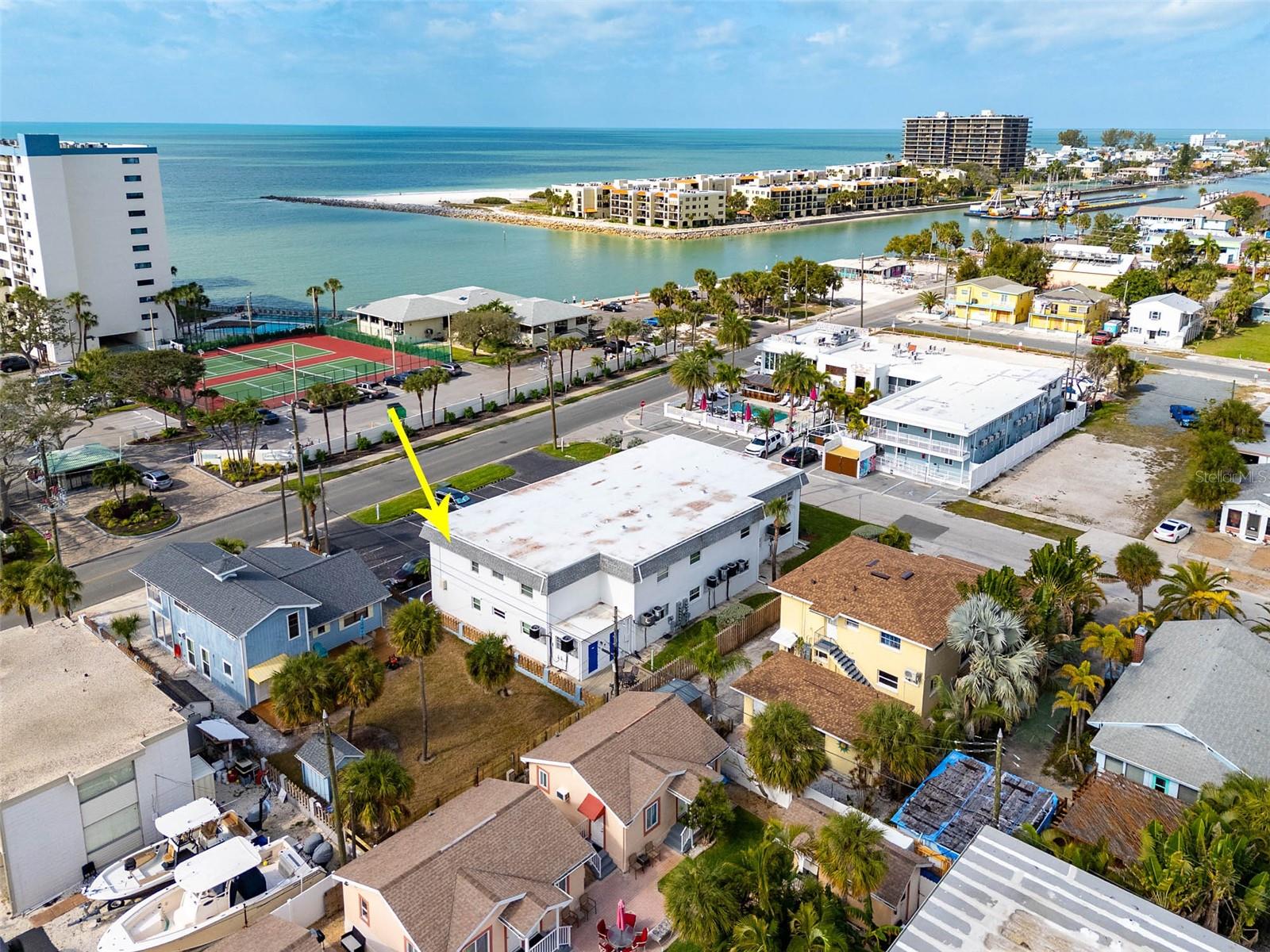 VENTA APTS CONDO - Residential Lease