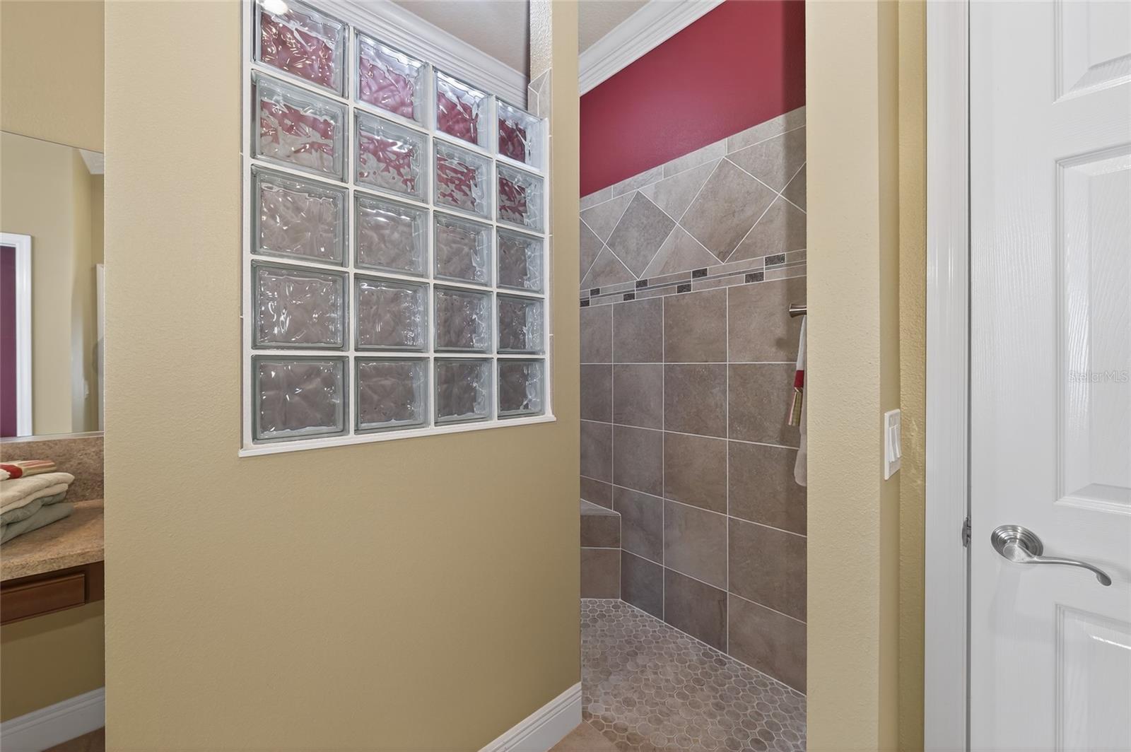 ST.JAMES - Residential