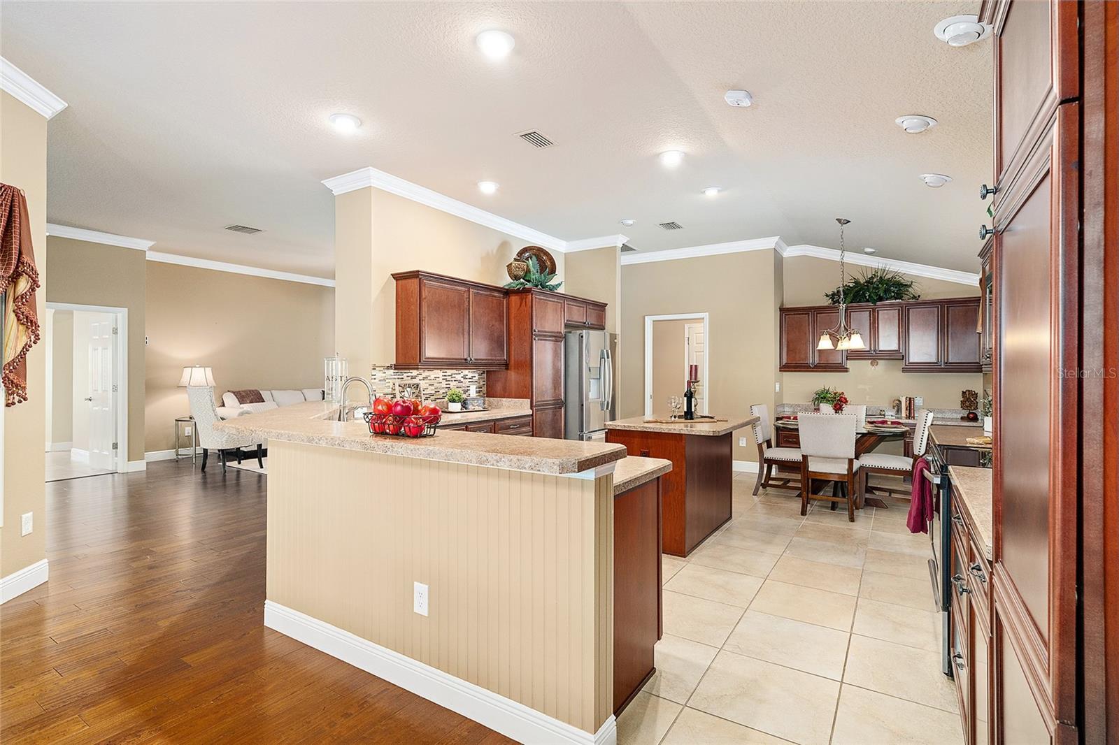 ST.JAMES - Residential