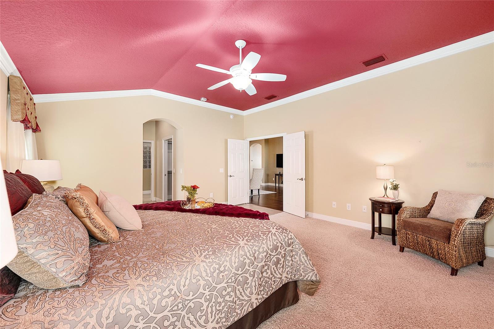 ST.JAMES - Residential