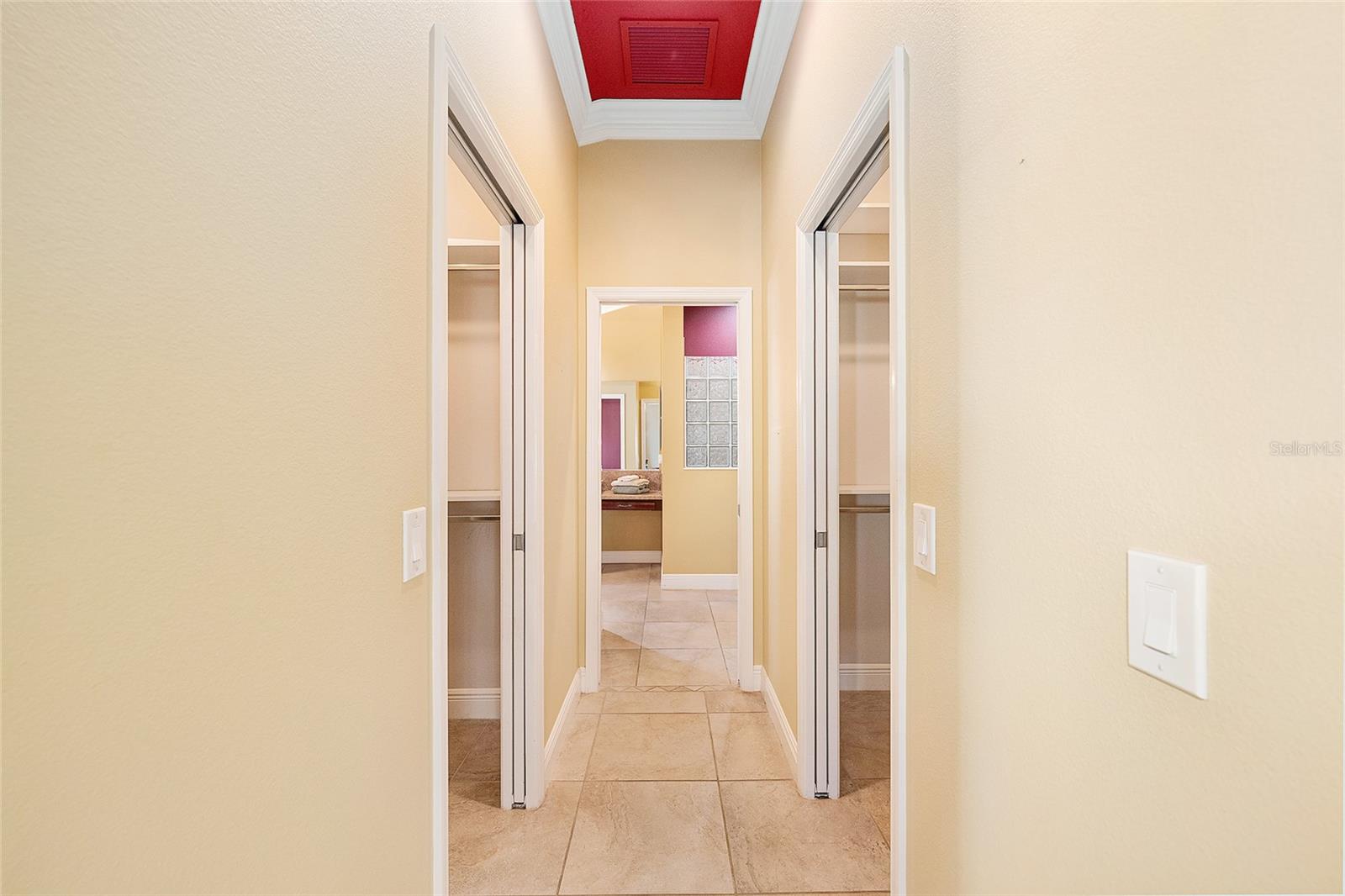 ST.JAMES - Residential