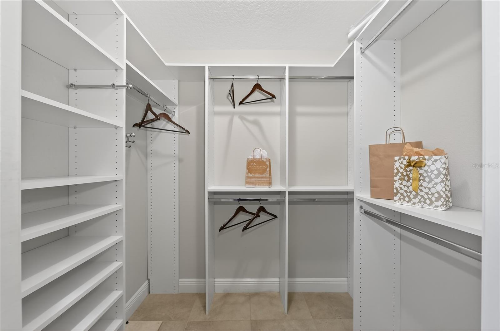 ST.JAMES - Residential