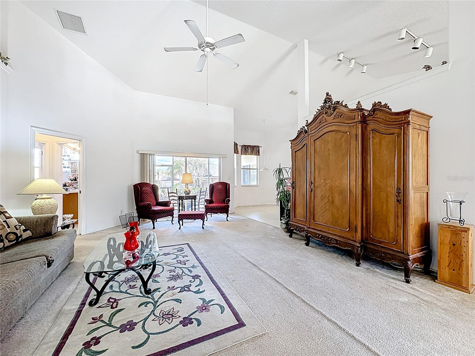 200 ROUND MAN STREET