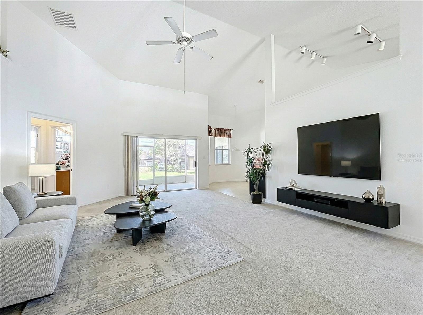 200 ROUND MAN STREET