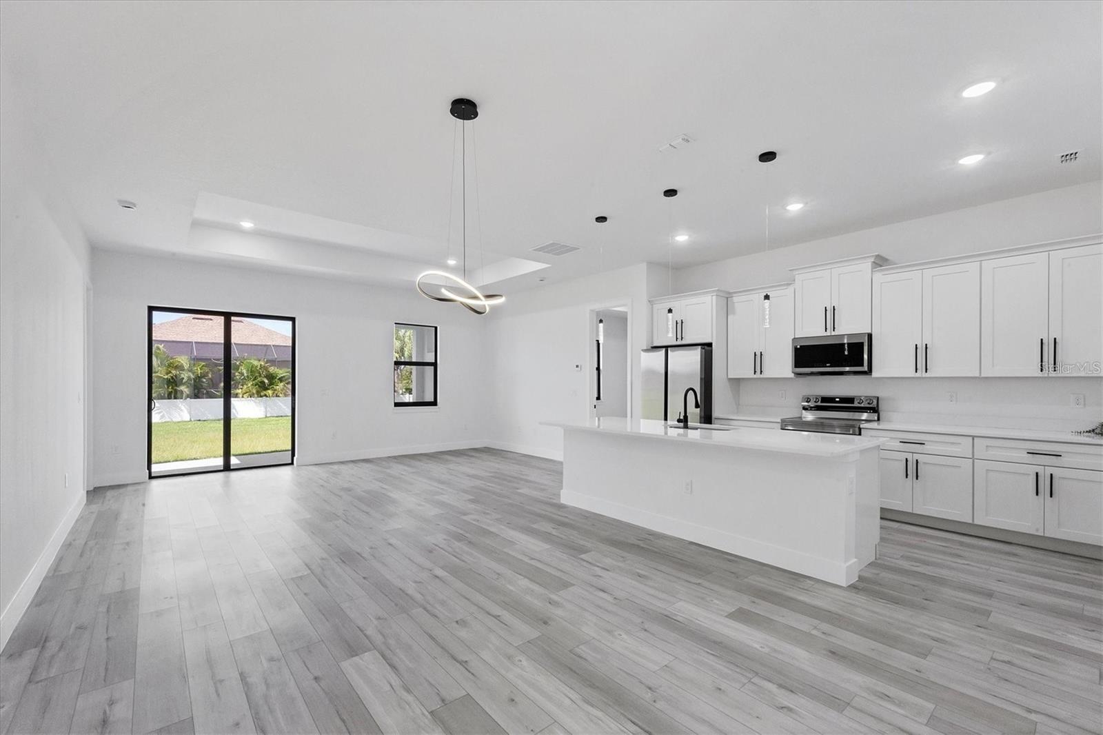 40 GOLFVIEW COURT