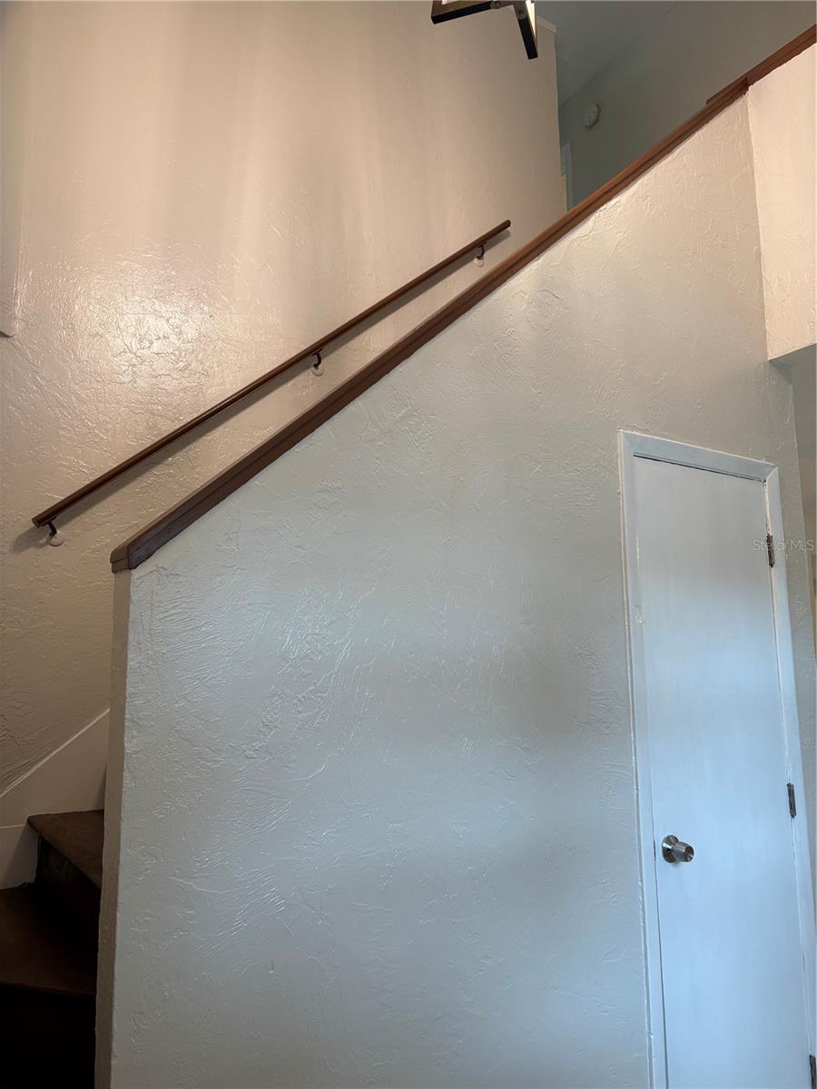 BEVERLY TERRACE - Residential Lease