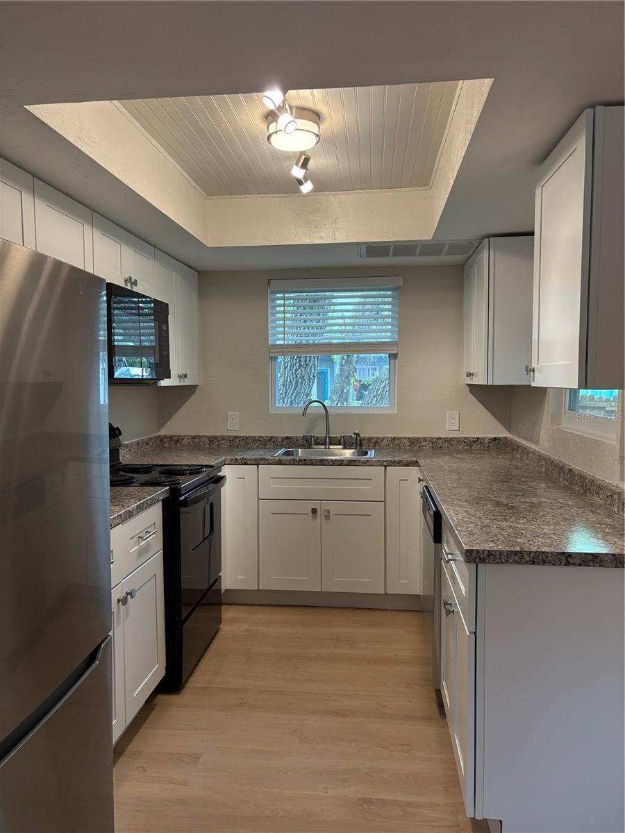 BEVERLY TERRACE - Residential Lease