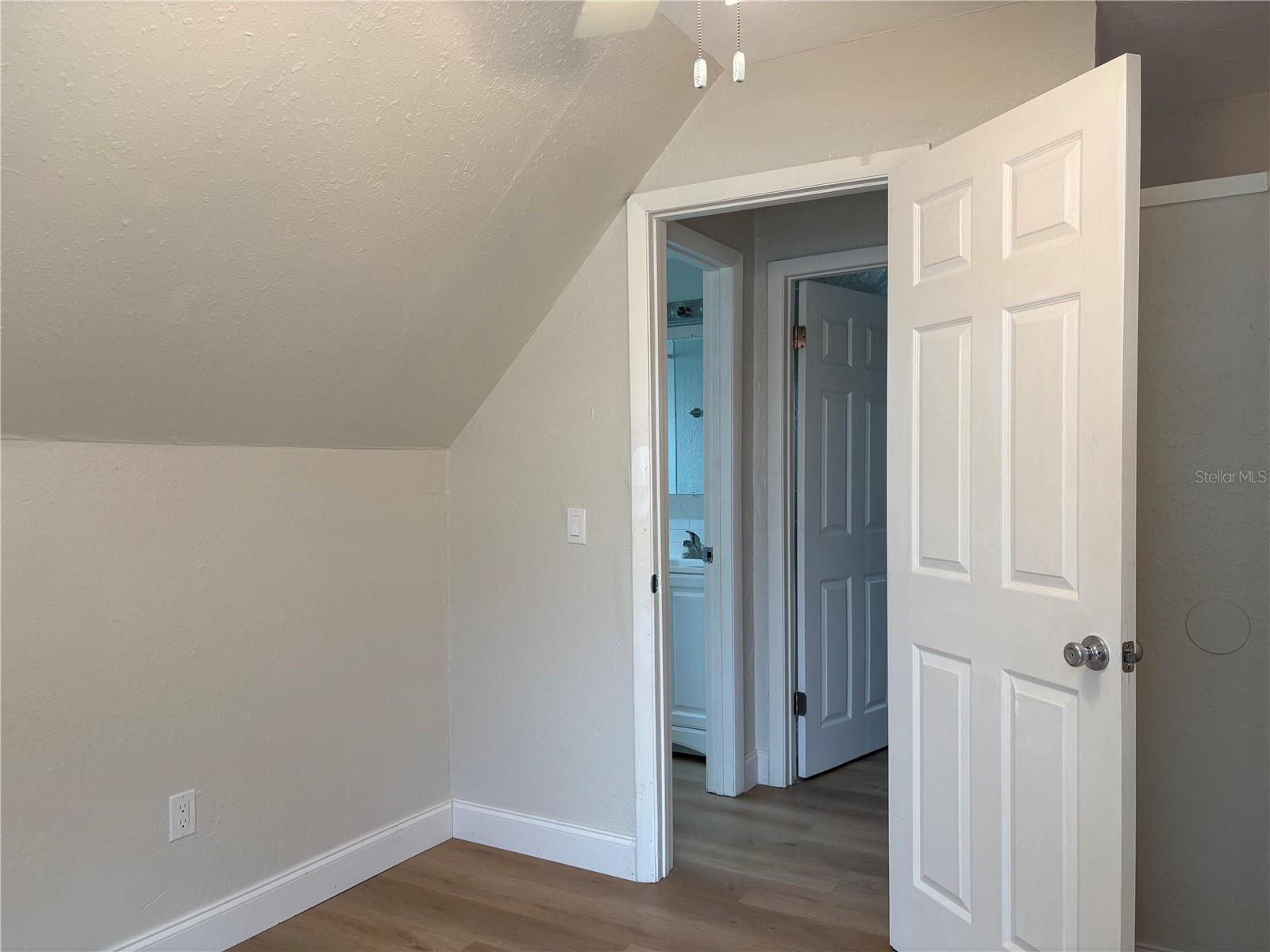 BEVERLY TERRACE - Residential Lease