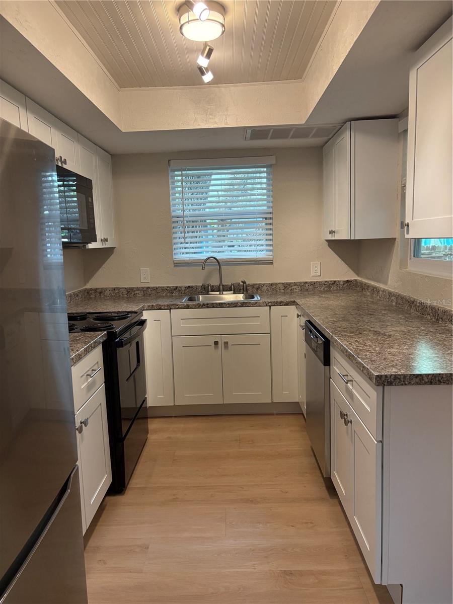 BEVERLY TERRACE - Residential Lease