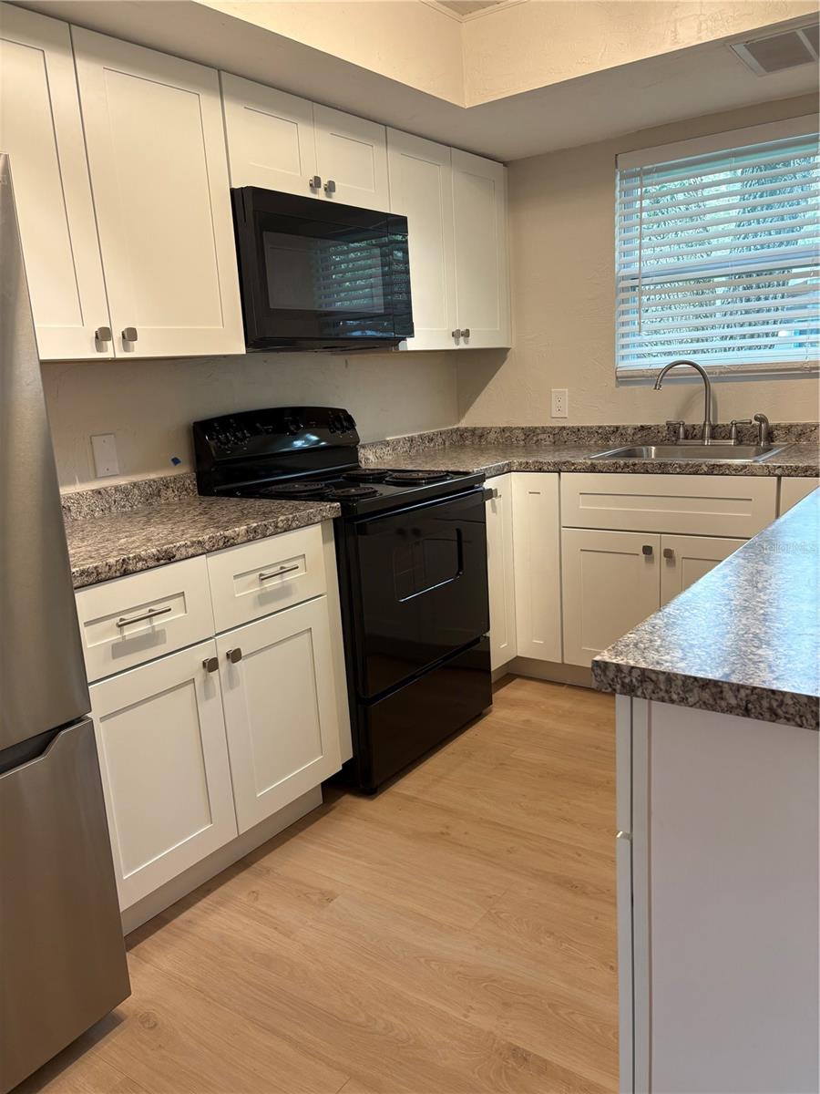 BEVERLY TERRACE - Residential Lease