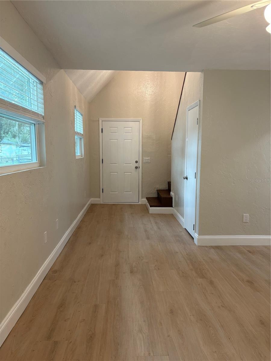 BEVERLY TERRACE - Residential Lease