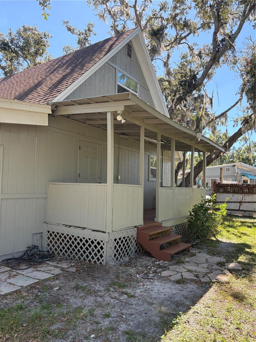 BEVERLY TERRACE - Residential Lease