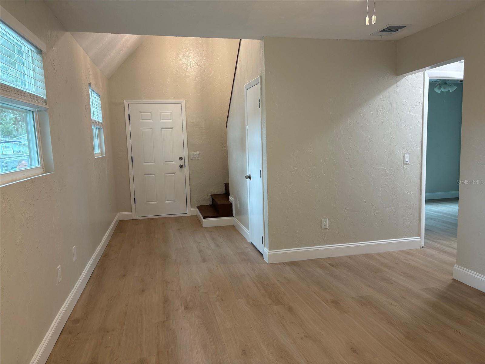 BEVERLY TERRACE - Residential Lease