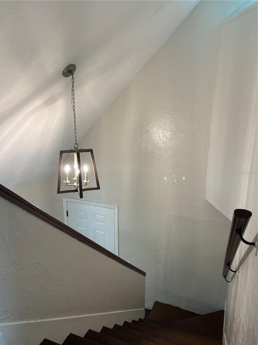 BEVERLY TERRACE - Residential Lease