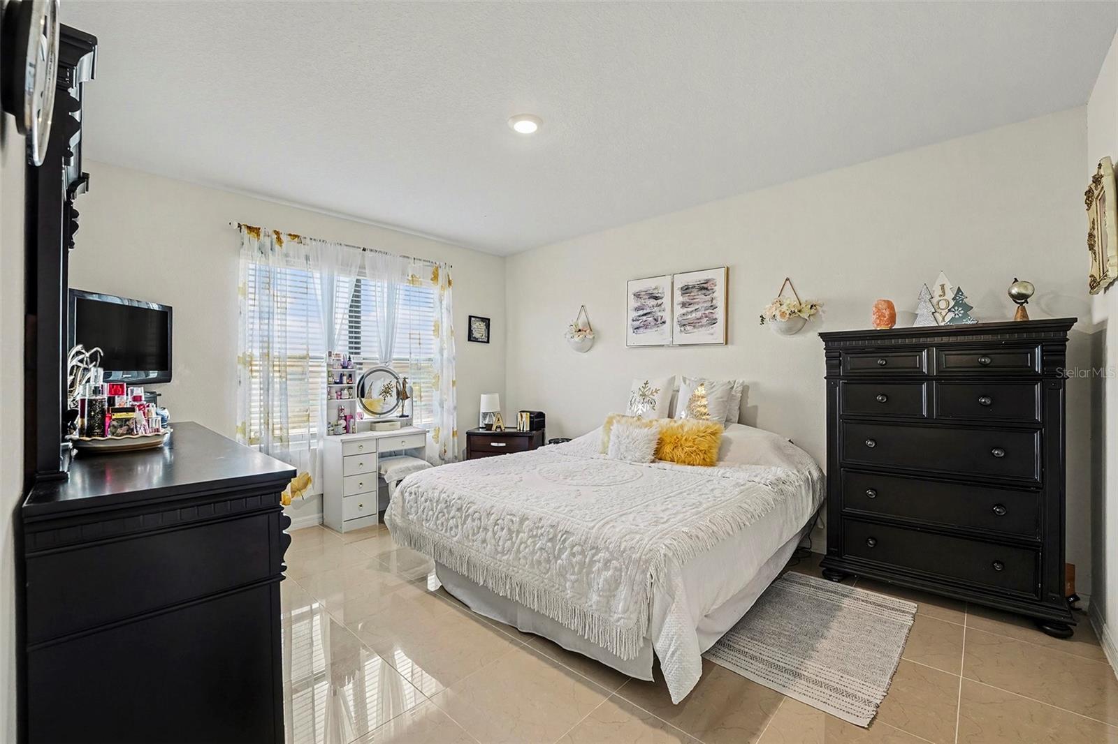 LAKES/LAUREL HLNDS PH 2B - Residential