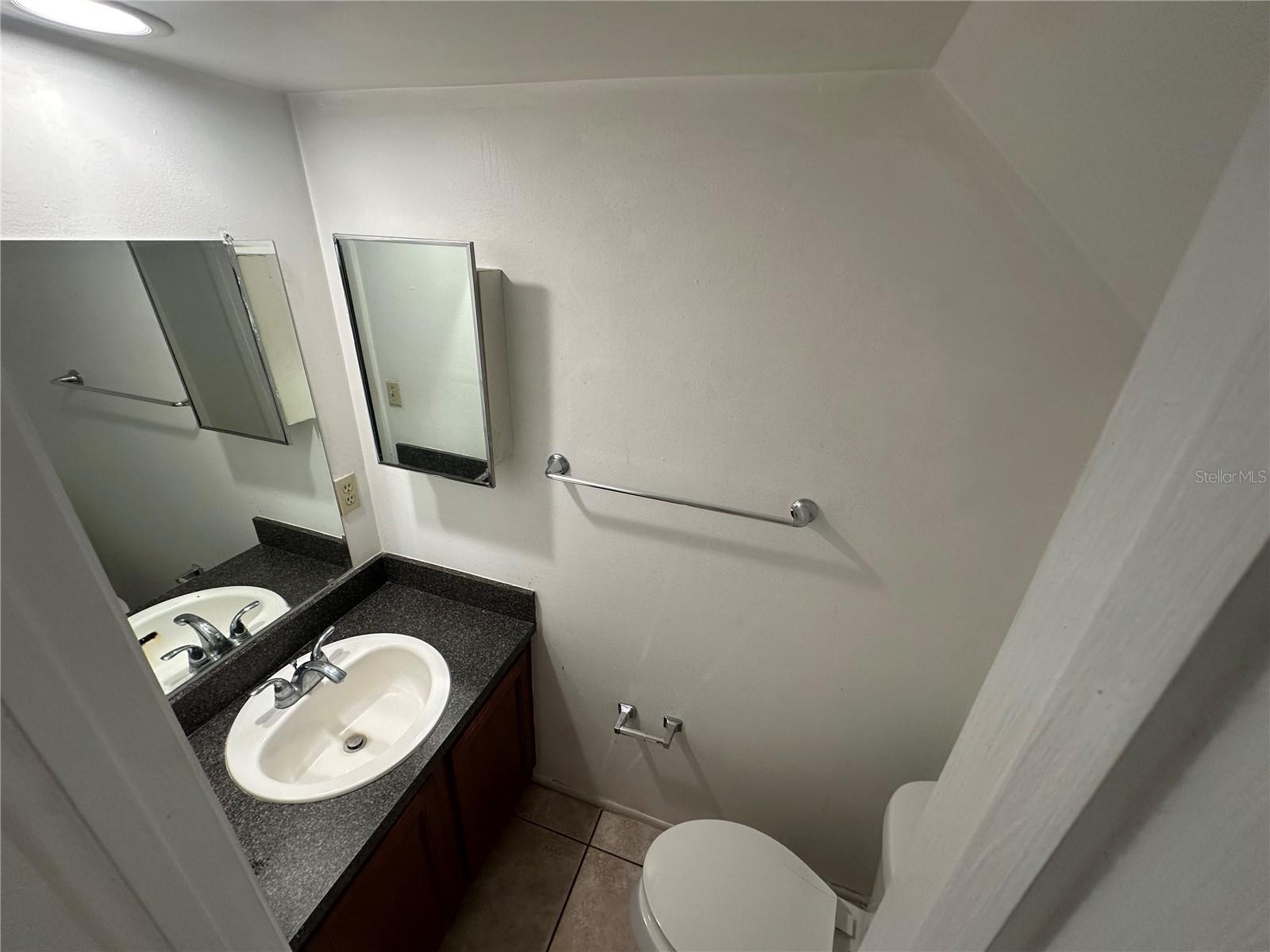 UNIVERSITY HYLANDS - Residential Lease