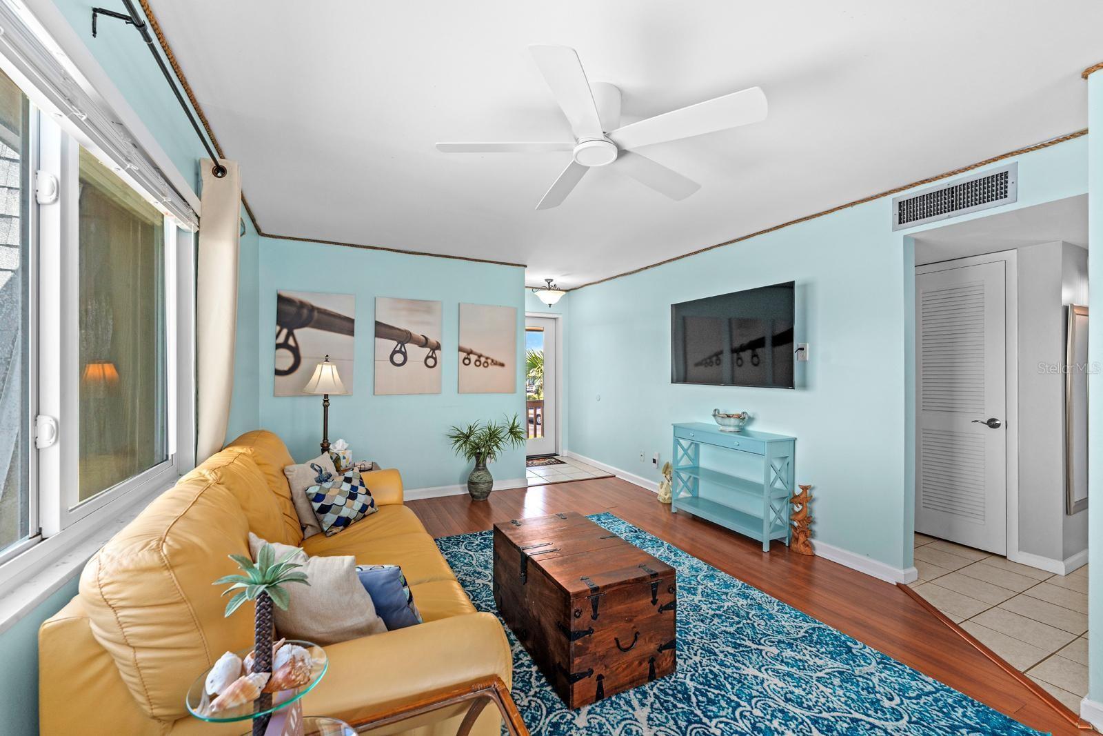 BAL HARBOUR CHATEAUX CONDOMINI - Residential