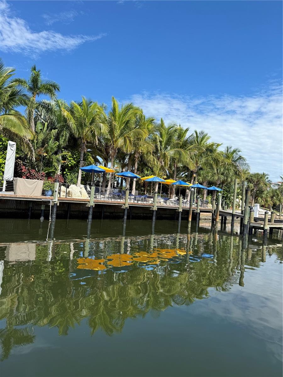 BAL HARBOUR CHATEAUX CONDOMINI - Residential