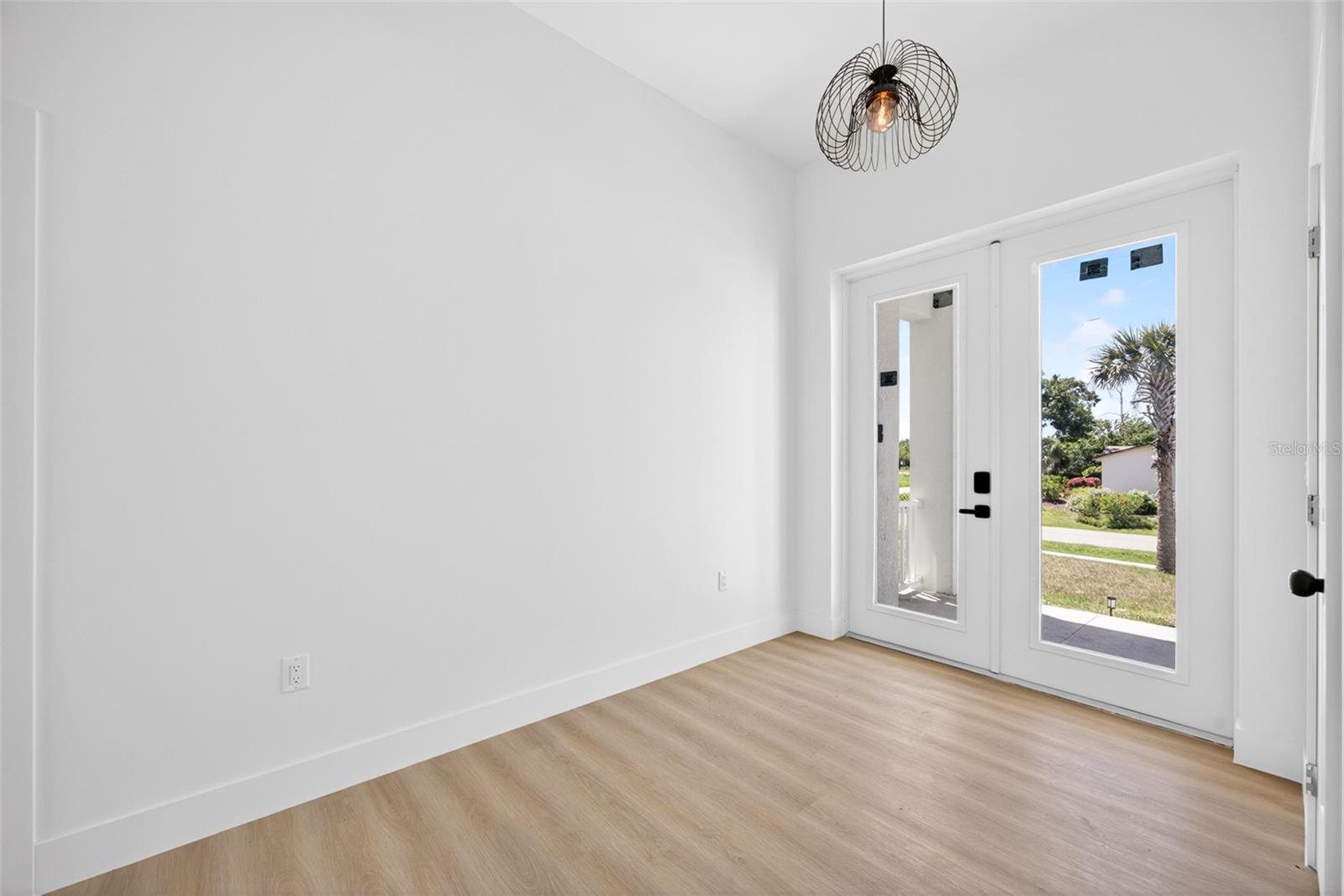 CHARLOTTE PARK - Residential