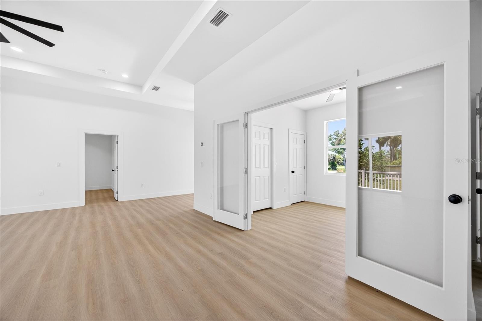 CHARLOTTE PARK - Residential
