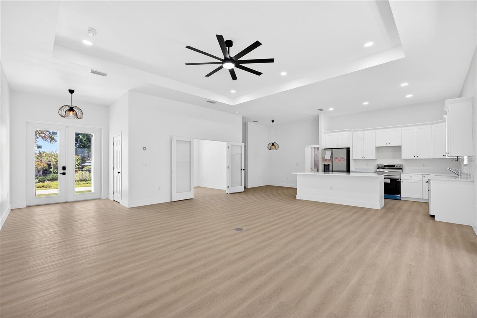CHARLOTTE PARK - Residential