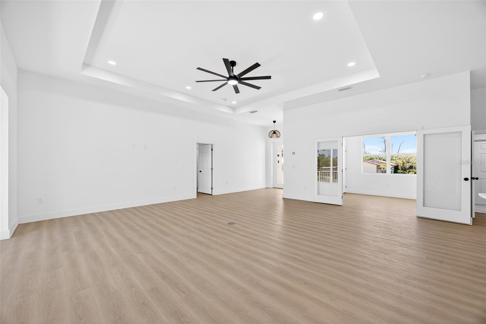 CHARLOTTE PARK - Residential