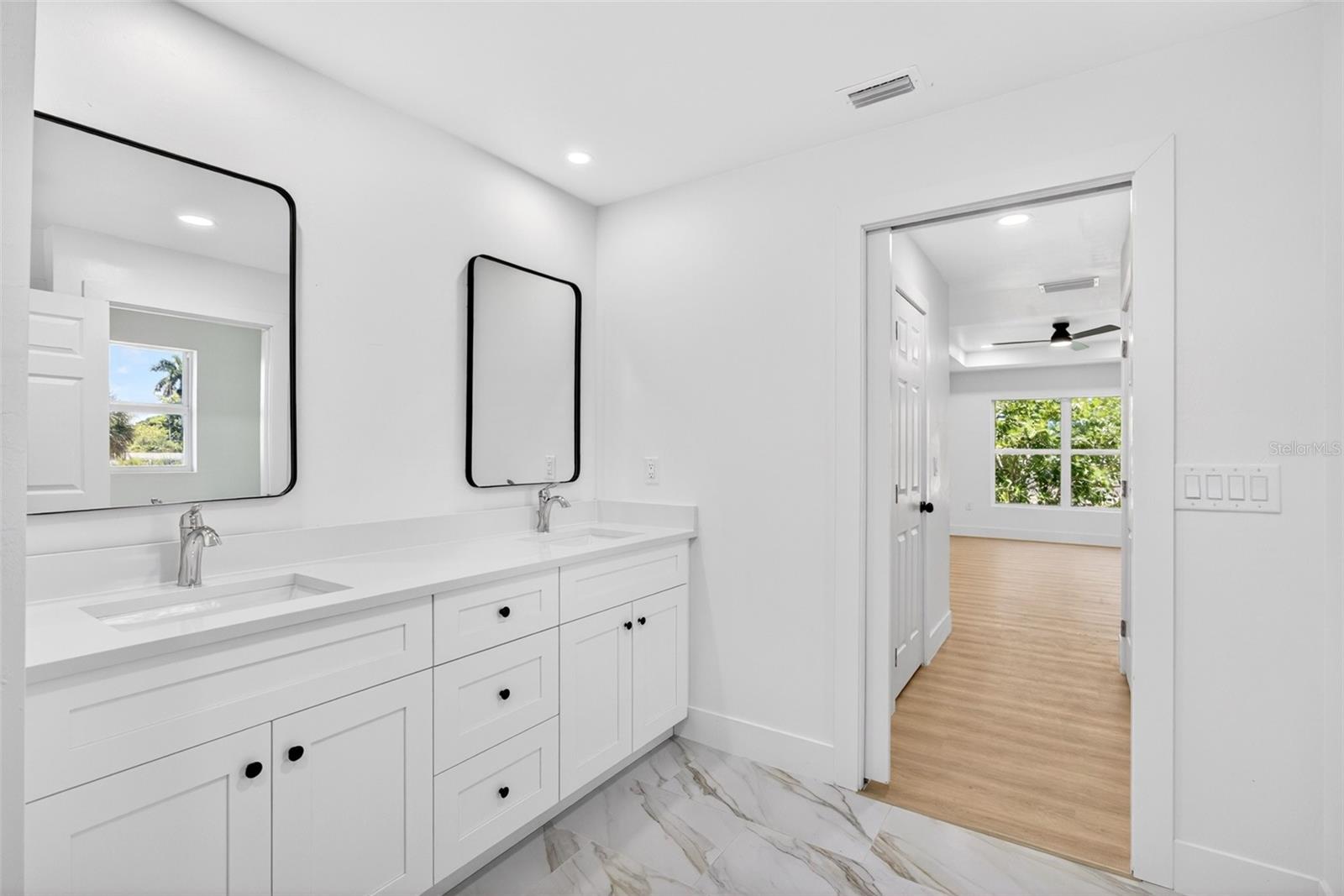 CHARLOTTE PARK - Residential