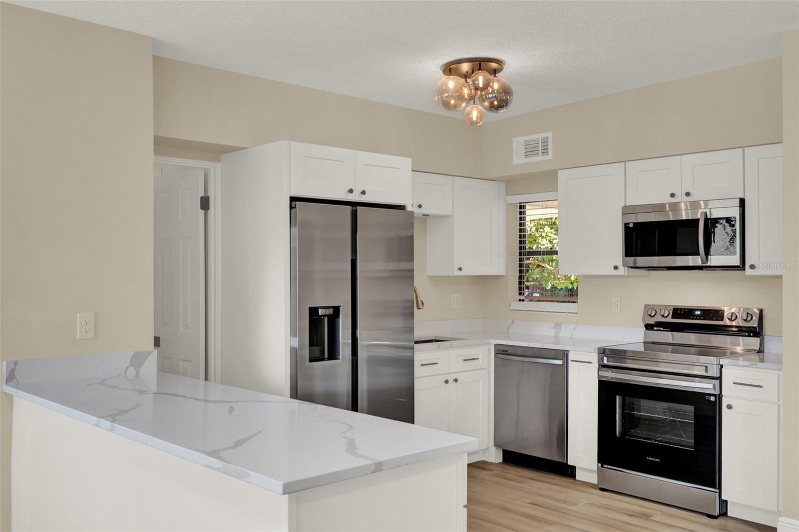3306 ELLEN DRIVE