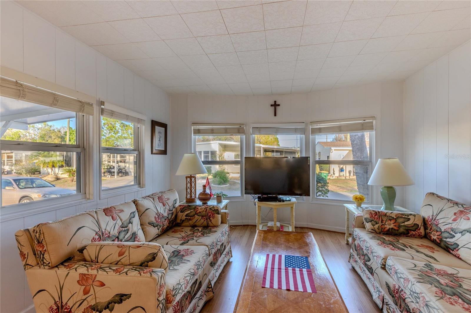 MAPLE LEAF ESTATES - Residential