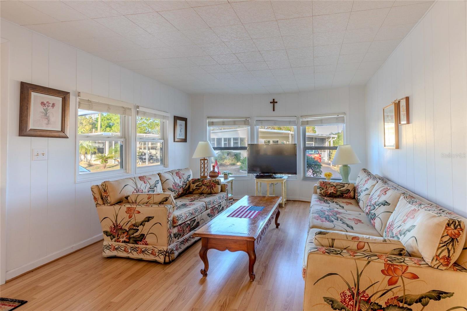 MAPLE LEAF ESTATES - Residential