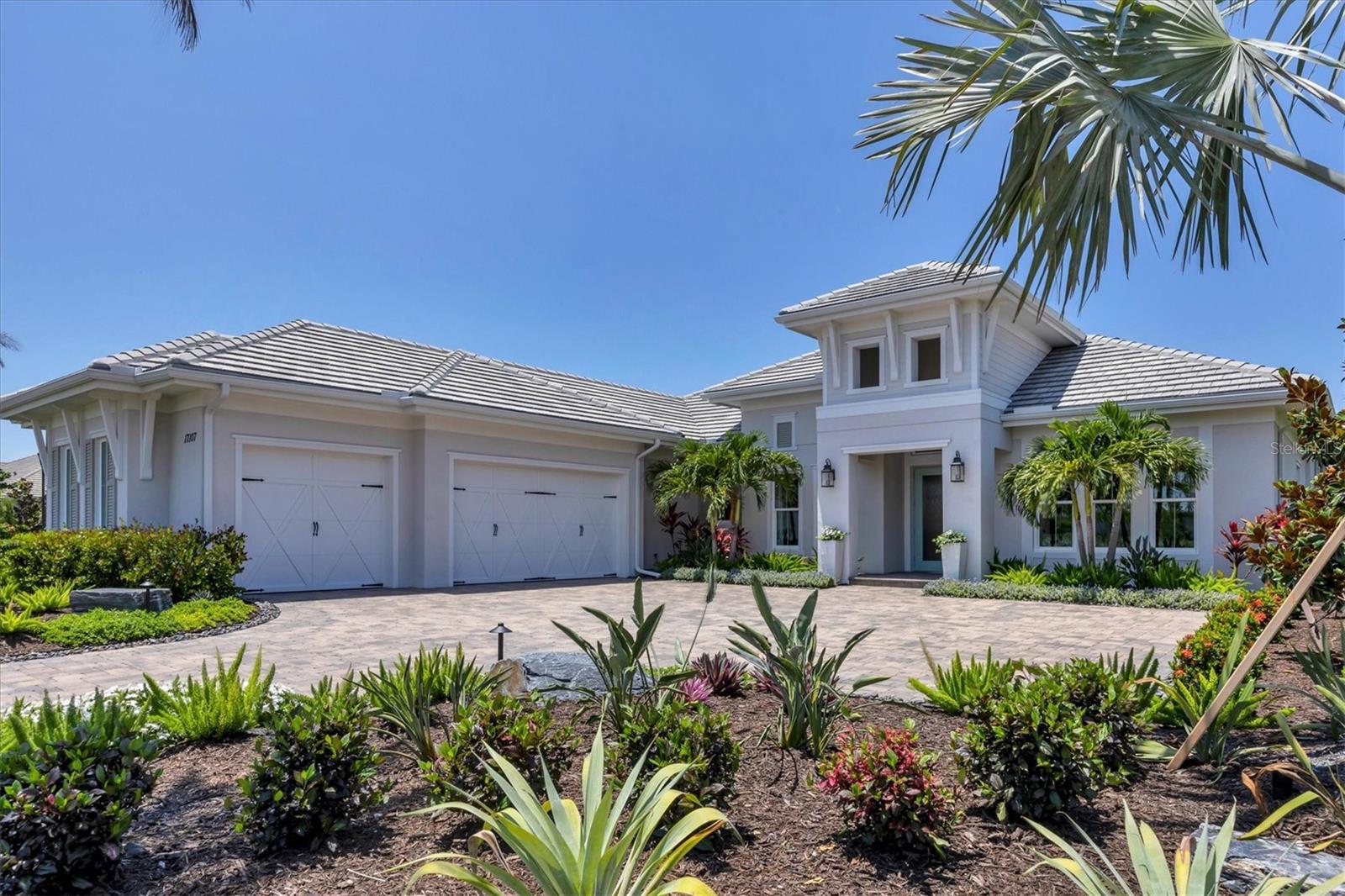 LAKE CLUB - Residential