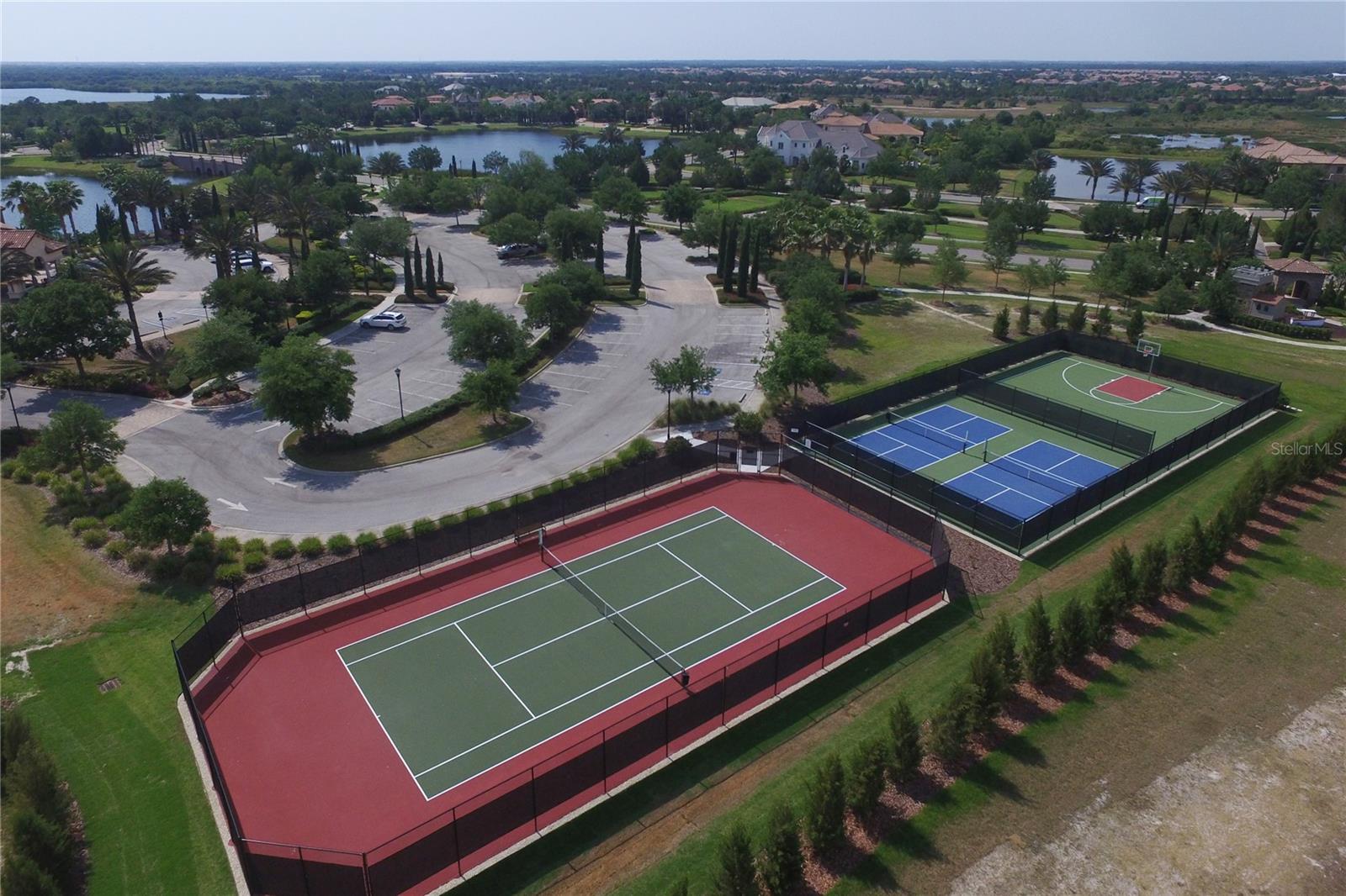 LAKE CLUB - Residential