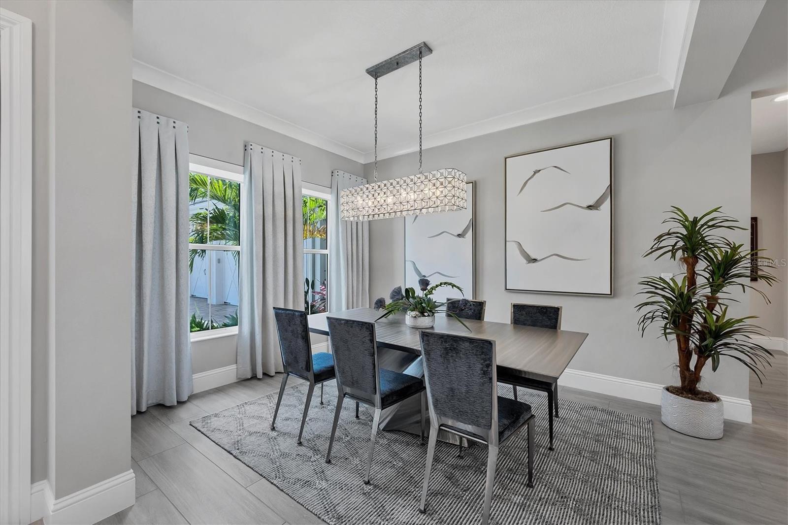 LAKE CLUB - Residential