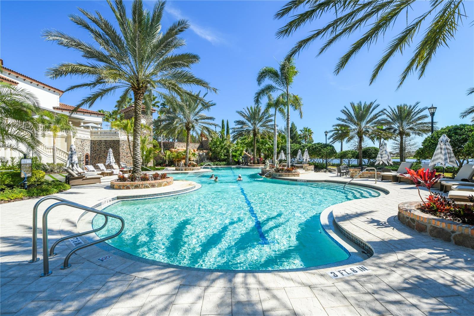 LAKE CLUB - Residential