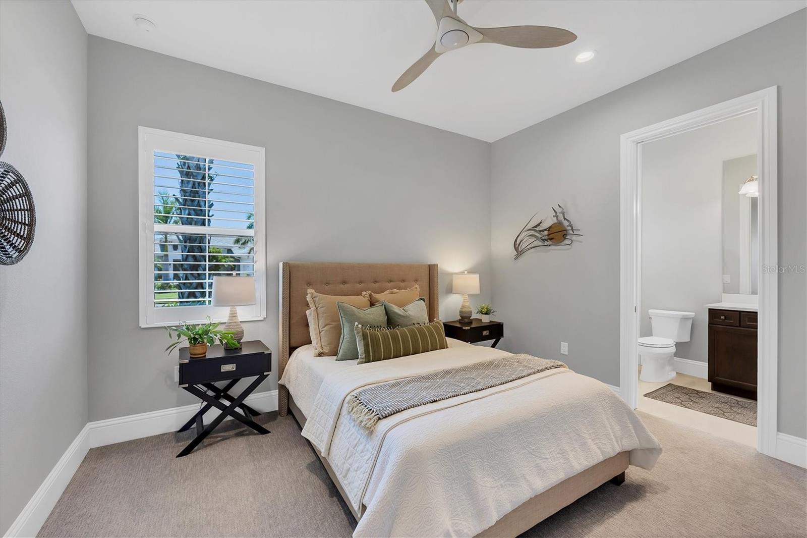 LAKE CLUB - Residential