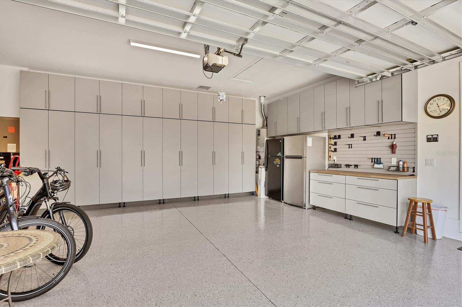 LAKE CLUB - Residential