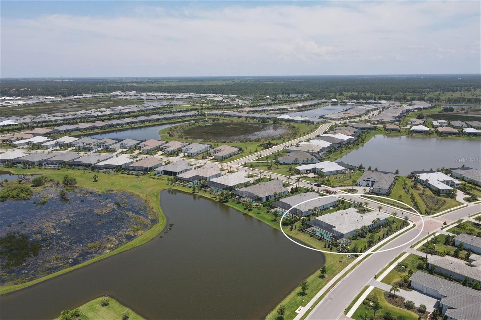 LAKE CLUB - Residential