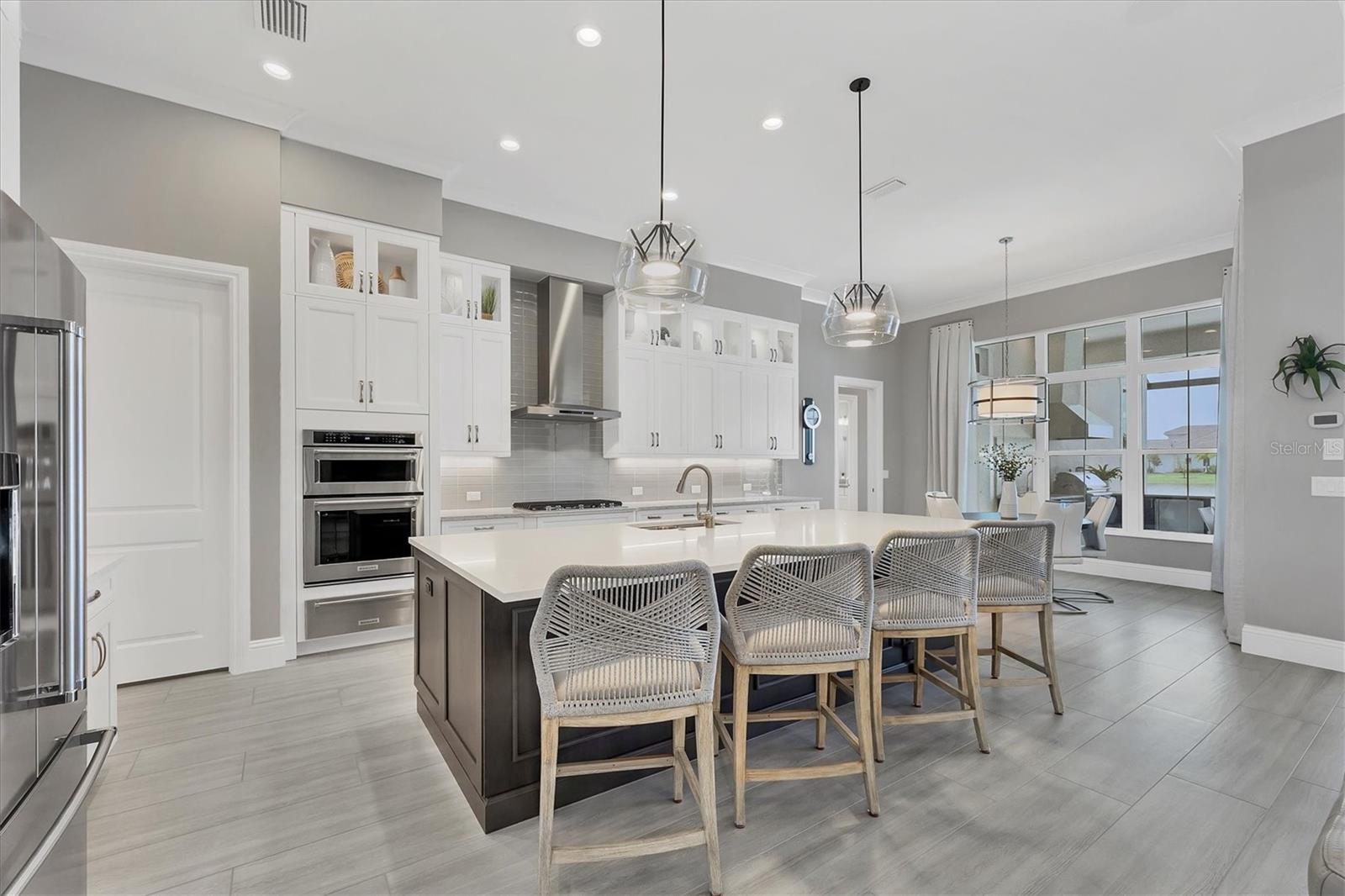 LAKE CLUB - Residential