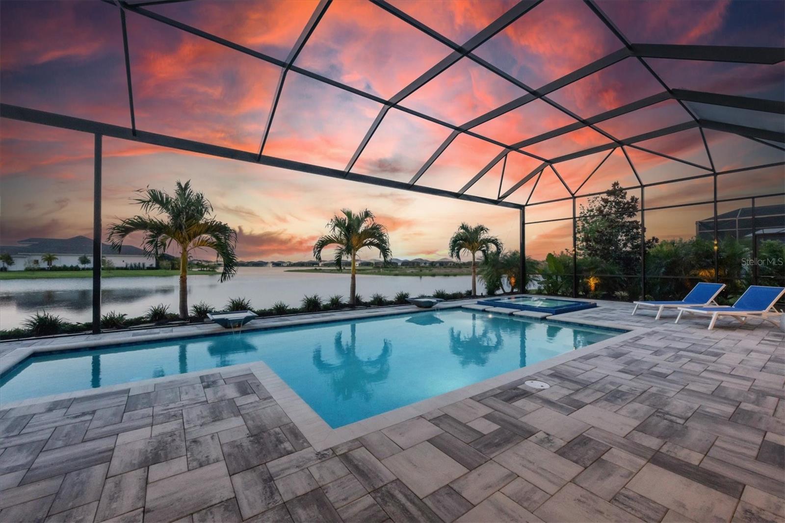 LAKE CLUB - Residential