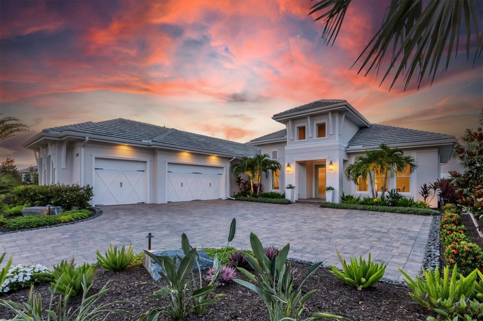 LAKE CLUB - Residential