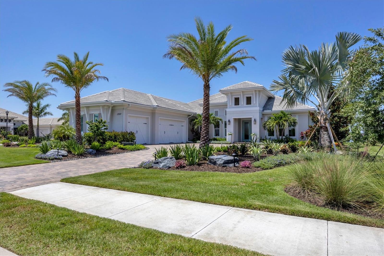 LAKE CLUB - Residential