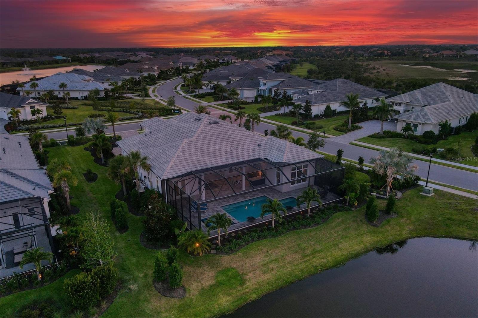 LAKE CLUB - Residential