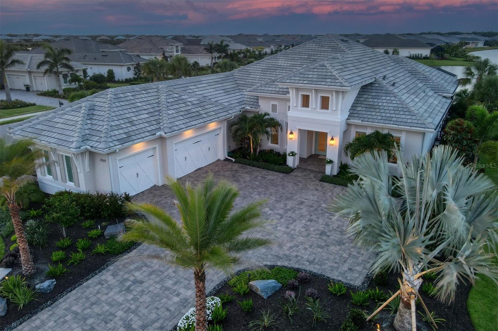 LAKE CLUB - Residential