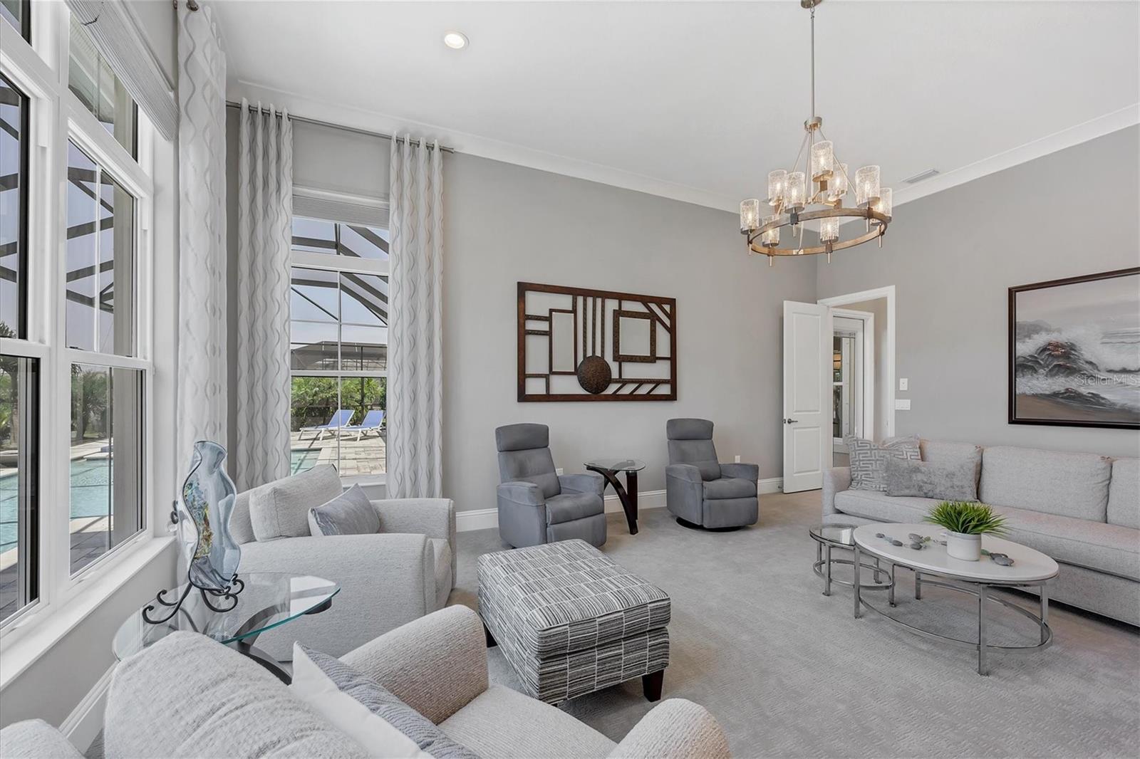 LAKE CLUB - Residential